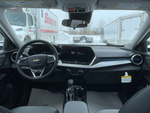 New 2026 Chevrolet Trax LT w/ LT Convenience Package image 21
