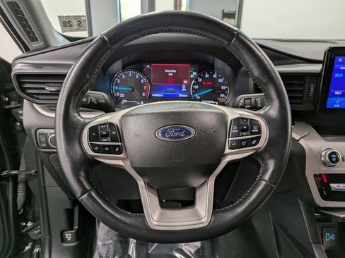 Certified 2023 Ford Explorer XLT w/ Class IV Trailer Tow Package image 19