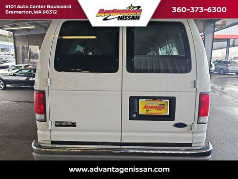 Used 2001 Ford E-350 and Econoline 350 Club Wagon image 4