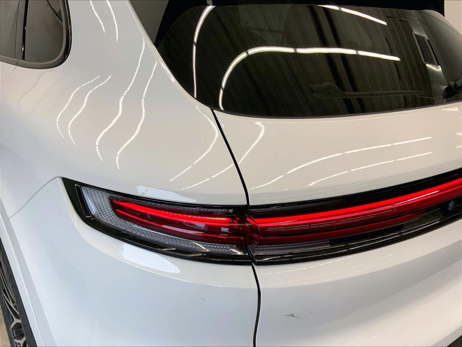 Certified 2024 Porsche Cayenne AWD/4WD image 30