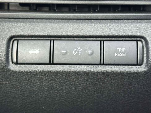 Used 2024 Nissan Altima 2.5 SV image 18