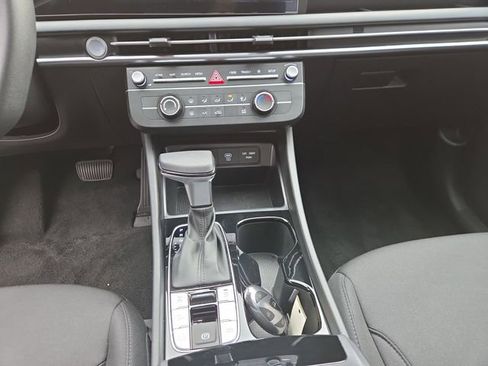 Certified 2025 Hyundai Tucson SE image 11