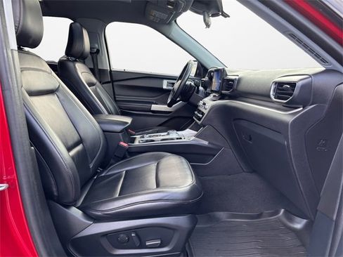 Used 2021 Ford Explorer XLT w/ Equipment Group 202A image 15