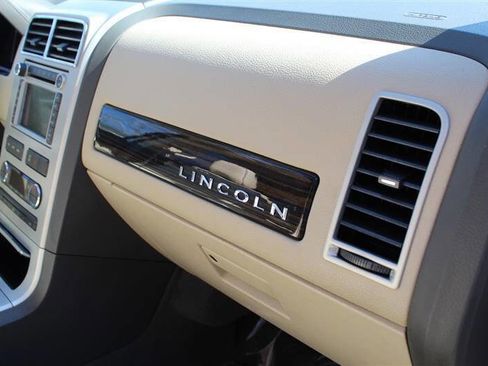 Used 2008 Lincoln MKX AWD image 24