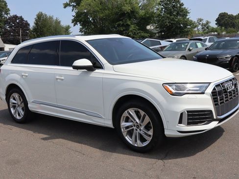 Used 2023 Audi Q7 2.0T Premium w/ Convenience Package AWD/4WD image 3