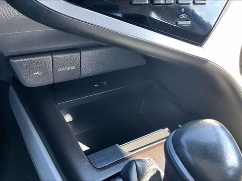 Used 2023 Toyota Camry XLE w/ Cold Weather Package FWD image 32