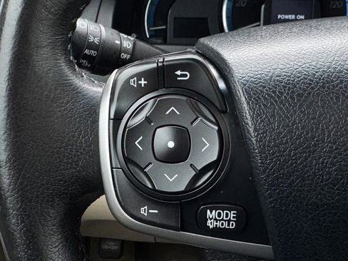 Used 2013 Toyota Camry XLE w/ Leather Pkg image 29