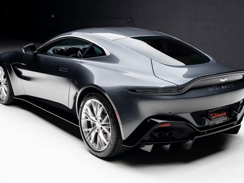 Used 2022 Aston Martin V8 Vantage Coupe image 22