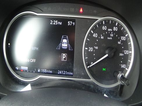 Used 2025 Nissan Versa SV FWD image 21