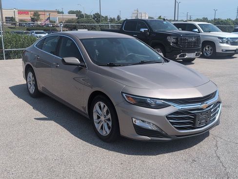 Used 2024 Chevrolet Malibu LT FWD image 2