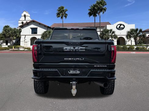 Used 2024 GMC Sierra 2500 Denali Ultimate AWD/4WD image 3