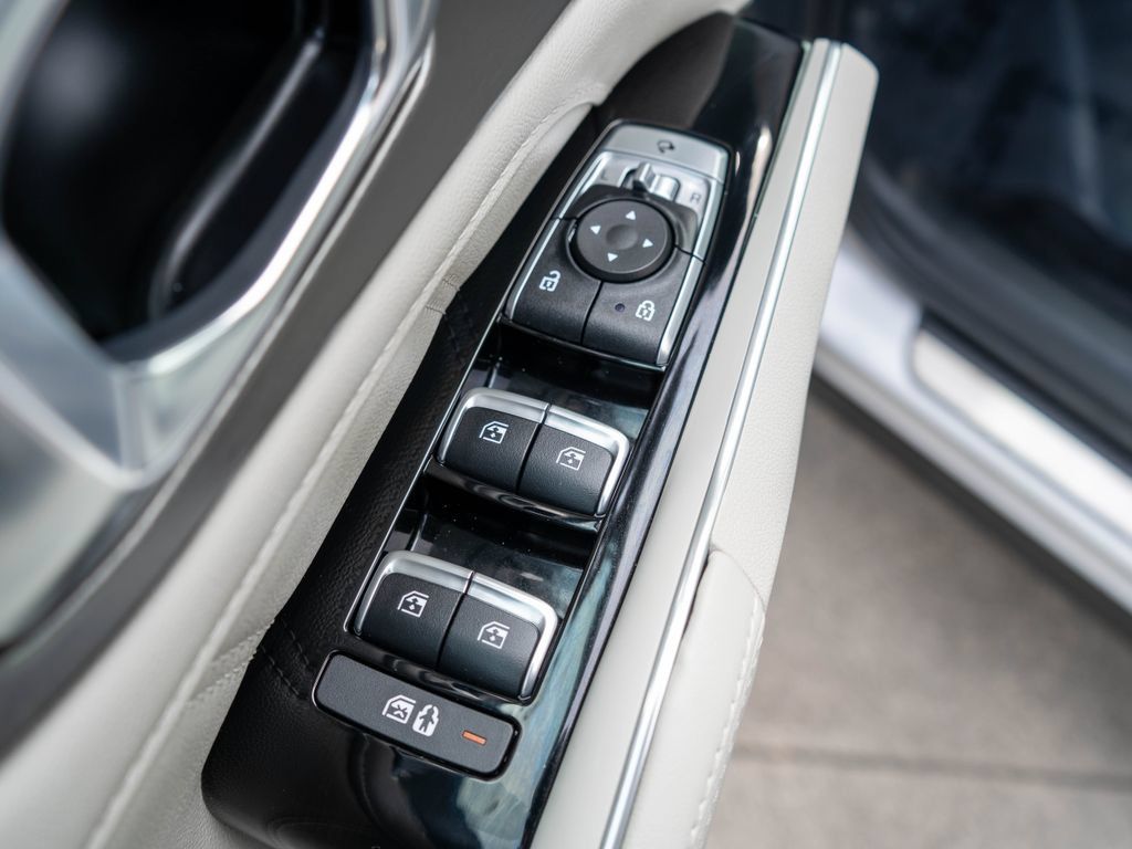 Certified 2023 Kia Sorento SX AWD/4WD image 18