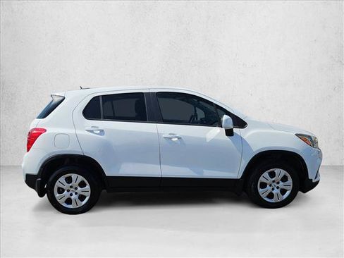Used 2019 Chevrolet Trax LS w/ LPO, Protection Package FWD image 4