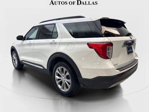Used 2022 Ford Explorer XLT w/ Equipment Group 202A AWD/4WD image 9