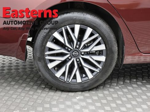 Used 2024 Nissan Altima 2.5 SV w/ SV Premium Package AWD/4WD image 30