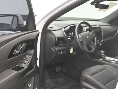 Used 2022 Chevrolet Traverse RS FWD image 11