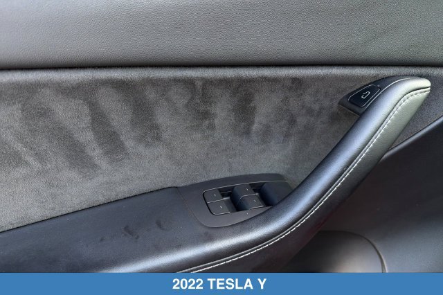 Used 2022 Tesla Model Y Long Range AWD/4WD image 12