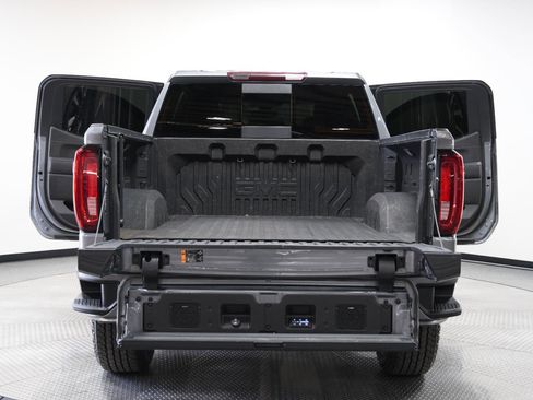 Used 2022 GMC Sierra 1500 AT4 w/ AT4 Premium Package AWD/4WD image 13