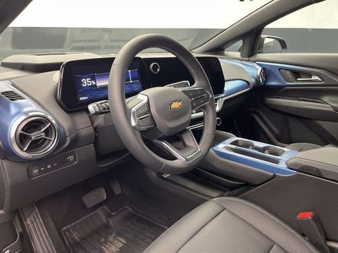 Used 2026 Chevrolet Equinox EV LT w/ Convenience Package II image 8