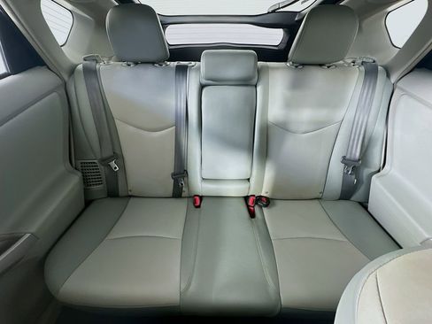 Used 2014 Toyota Prius Four image 13