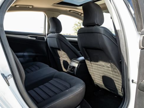 Used 2019 Ford Fusion SE FWD image 41