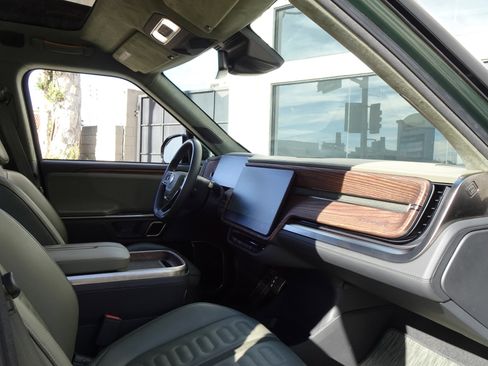 Used 2023 Rivian R1T Adventure image 20