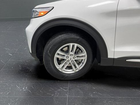 Used 2023 Ford Explorer XLT image 35