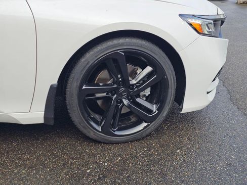 Used 2020 Honda Accord Sport image 9