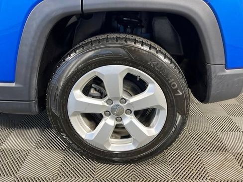 Used 2018 Jeep Compass Latitude w/ Popular Equipment Group AWD/4WD image 10