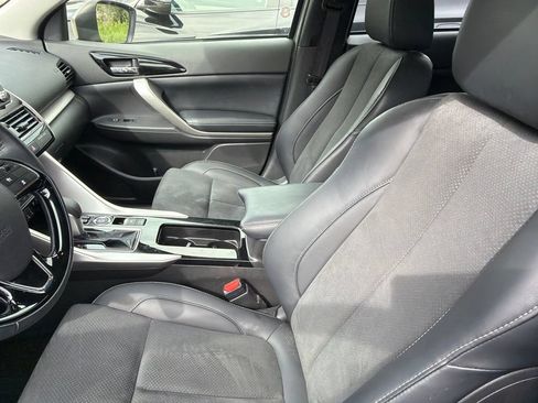 Used 2025 Mitsubishi Eclipse Cross SE AWD/4WD image 2