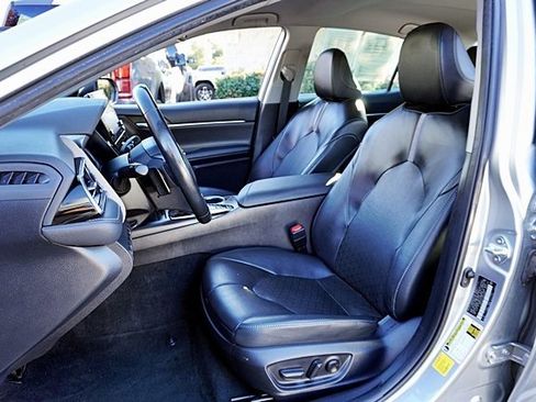 Used 2023 Toyota Camry XSE image 13