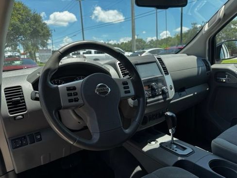 Used 2020 Nissan Frontier SV w/ Midnight Edition Floor Mats RWD image 22