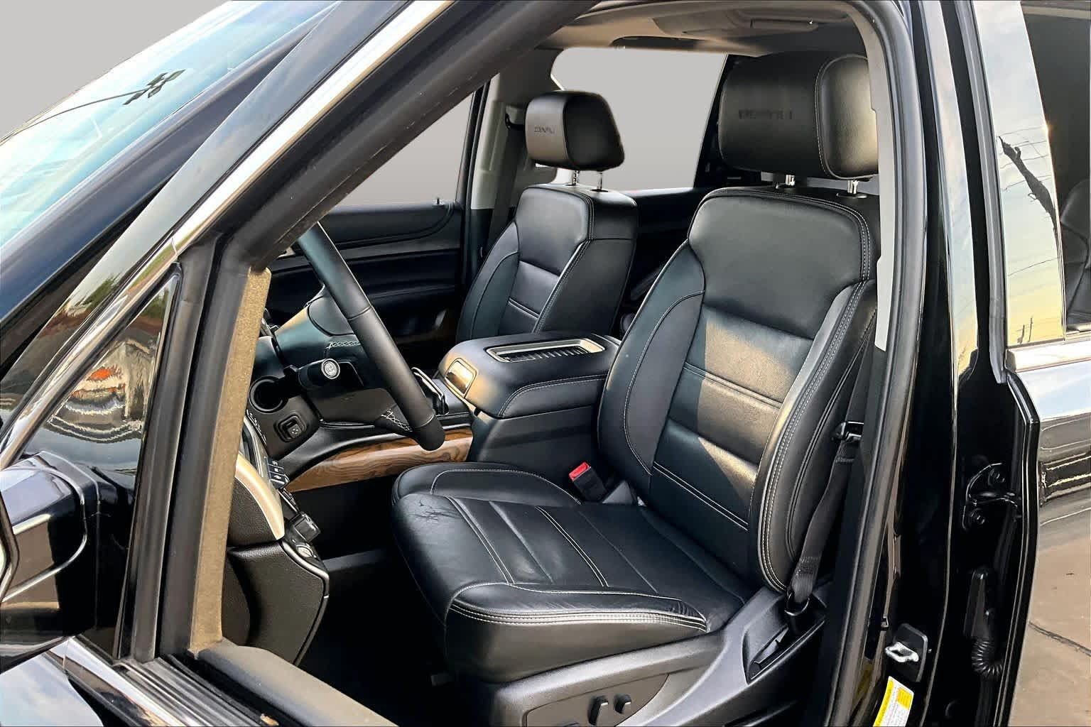 Used 2019 GMC Yukon Denali w/ Denali Ultimate Package RWD image 8