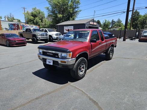 Used 1990 Toyota Pickup Deluxe AWD/4WD image 2