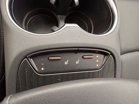 Used 2024 Toyota Venza Nightshade image 19