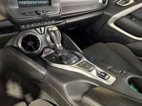 Used 2017 Chevrolet Camaro LT RWD image 14