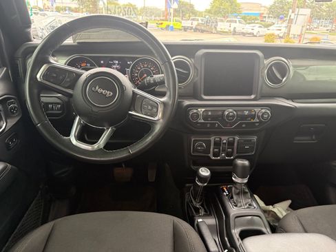 Used 2022 Jeep Wrangler Unlimited Sahara AWD/4WD image 10
