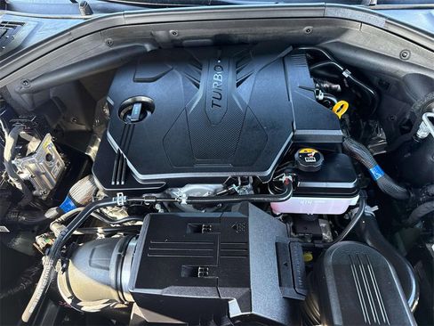 Used 2022 Genesis GV70 2.5T w/ Advanced Package image 23