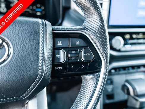 Certified 2024 Toyota Sequoia Platinum AWD/4WD image 17