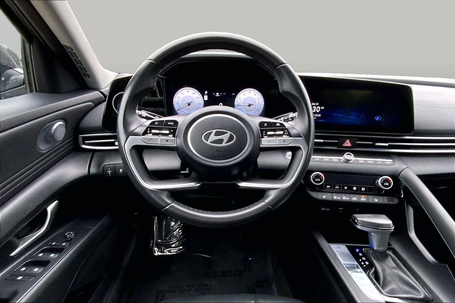 Used 2025 Hyundai Elantra Limited FWD image 6
