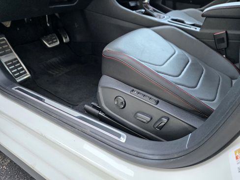 Used 2025 Volkswagen Jetta GLI Autobahn FWD image 24