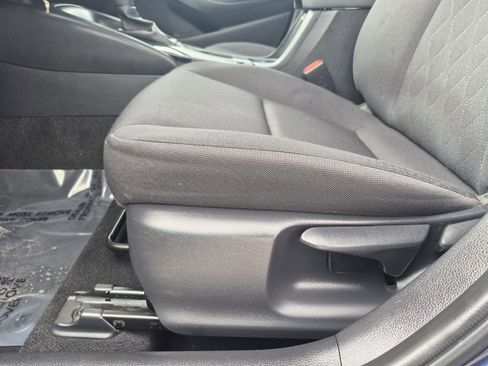 Used 2024 Toyota Corolla LE FWD image 11