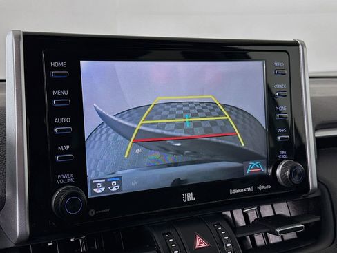 Used 2020 Toyota RAV4 XLE Premium image 19