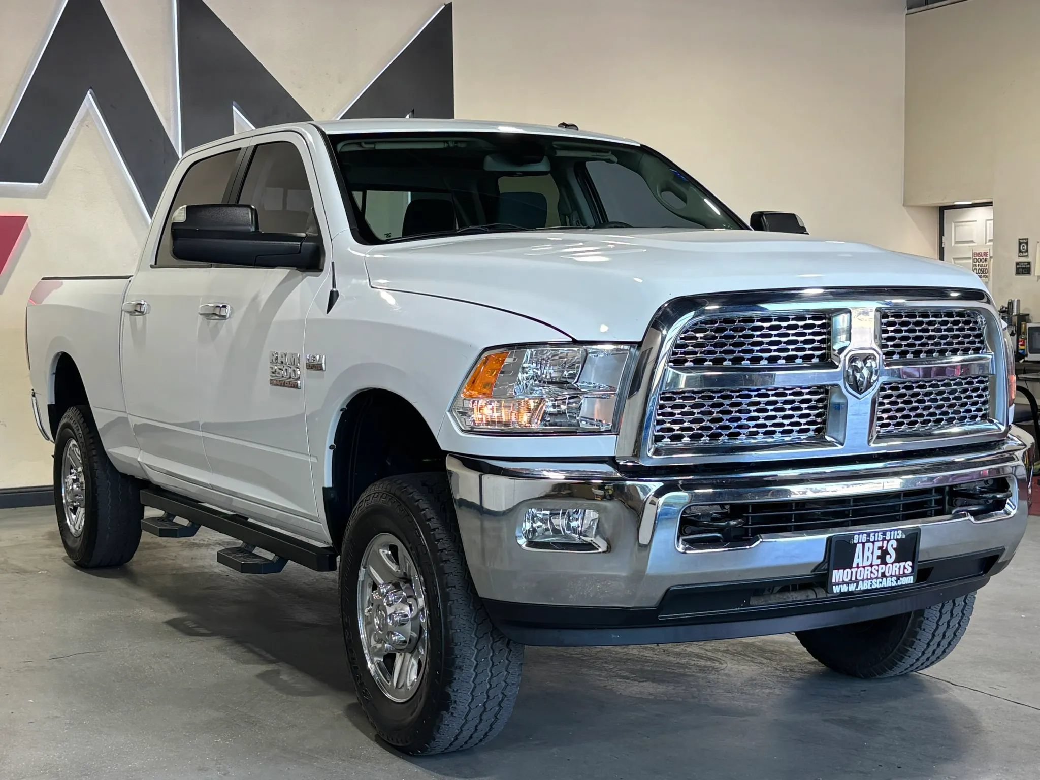 Used 2015 RAM 2500 SLT AWD/4WD image 2