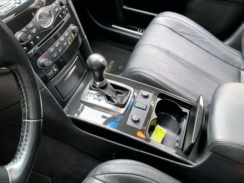 Used 2016 INFINITI QX70 w/ Premium Package image 17