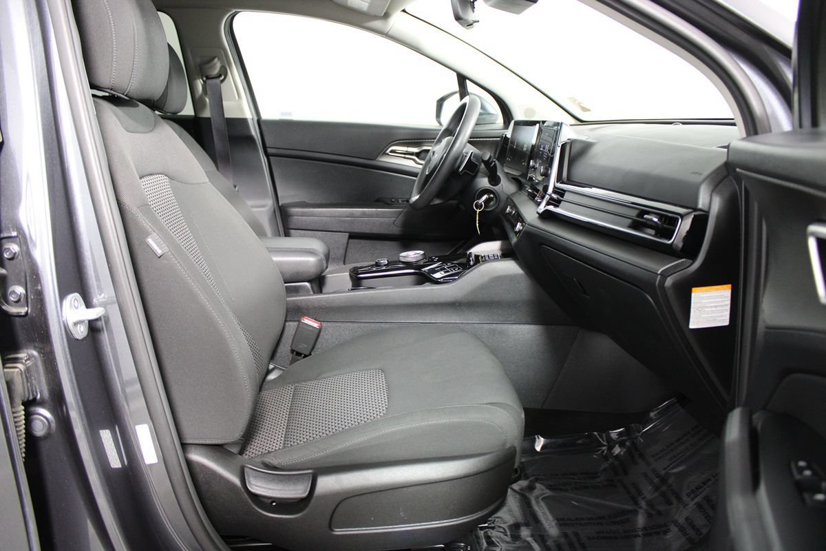 Used 2023 Kia Sportage LX AWD/4WD image 8