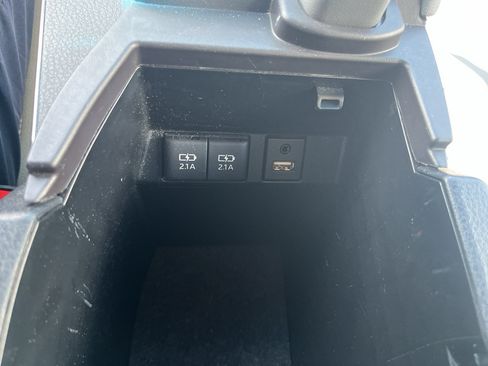 Used 2020 Toyota Avalon XLE w/ Moonroof Package FWD image 26
