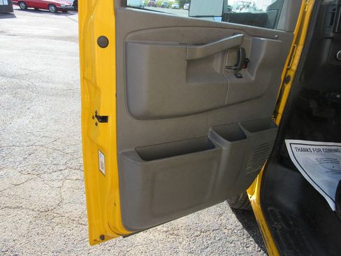 Used 2021 GMC Savana 3500 Extended w/ Power Convenience Package RWD image 22