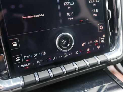 Certified 2025 GMC Yukon Denali image 20