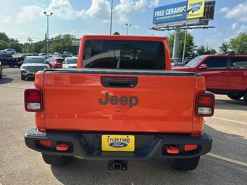 Used 2023 Jeep Gladiator Mojave w/ Cold Weather Group AWD/4WD image 4